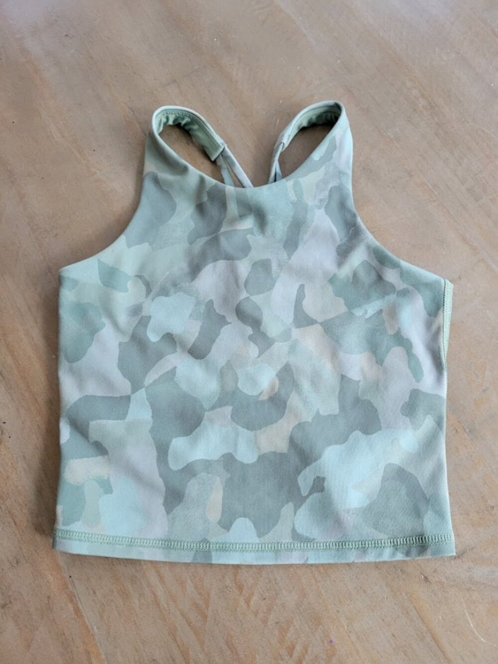 Girl's all in motion Active Top, Light Green Camo, Size S